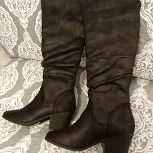 $3 for $10/Black knee-hi boots